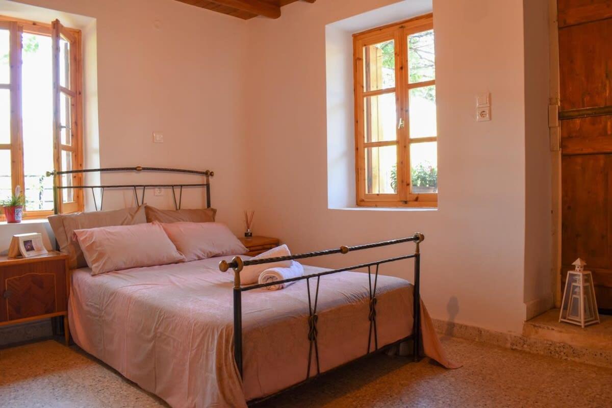 Coastal Stone Residence With Spectacular Scenery Kitriai Екстер'єр фото