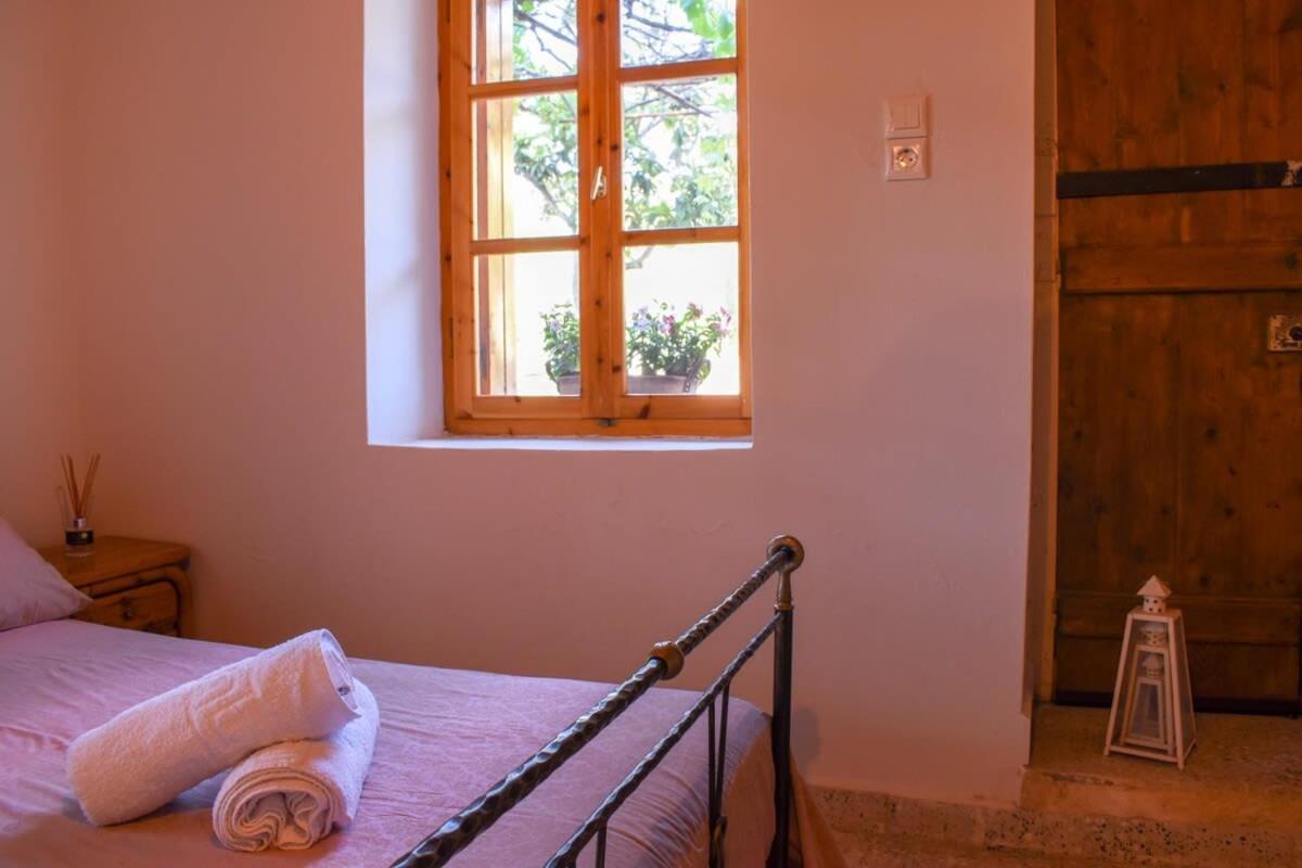 Coastal Stone Residence With Spectacular Scenery Kitriai Екстер'єр фото